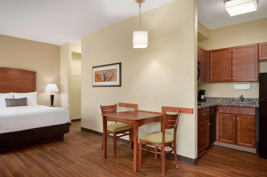 Days Inn & Suites By Wyndham Sherwood Park Edmonton Habitación foto