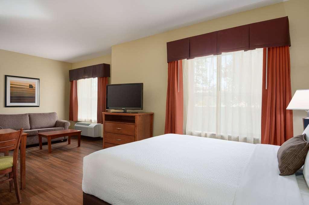 Days Inn & Suites By Wyndham Sherwood Park Edmonton Habitación foto