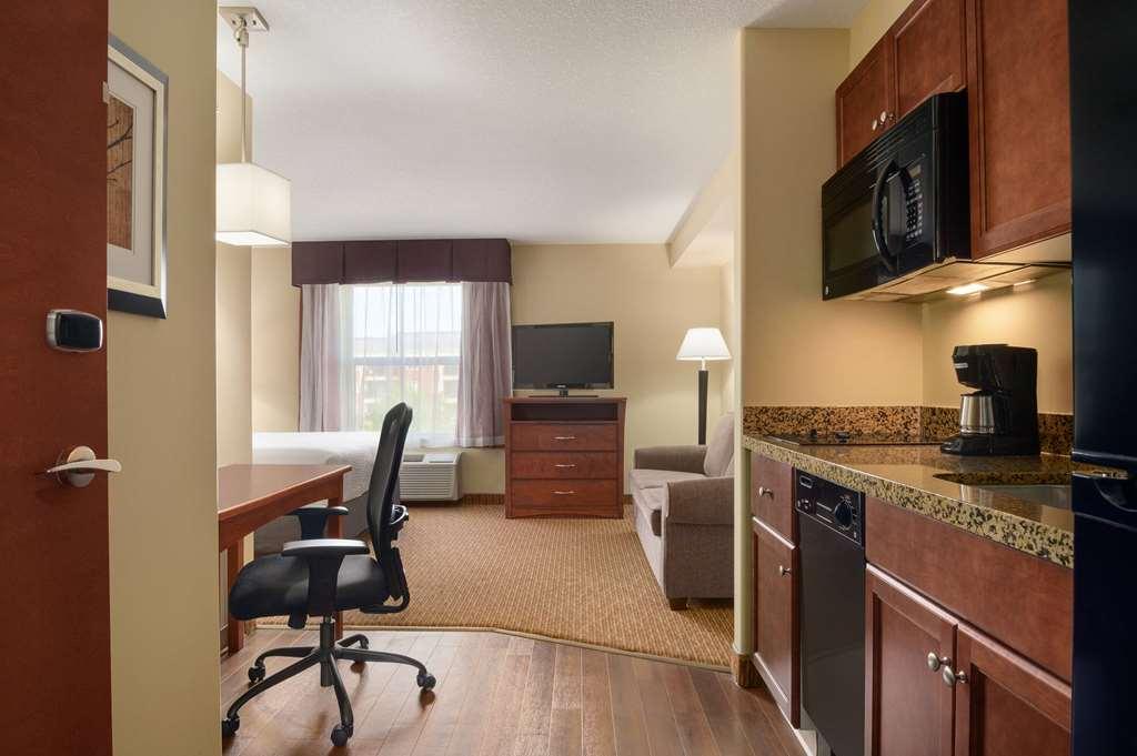 Days Inn & Suites By Wyndham Sherwood Park Edmonton Habitación foto