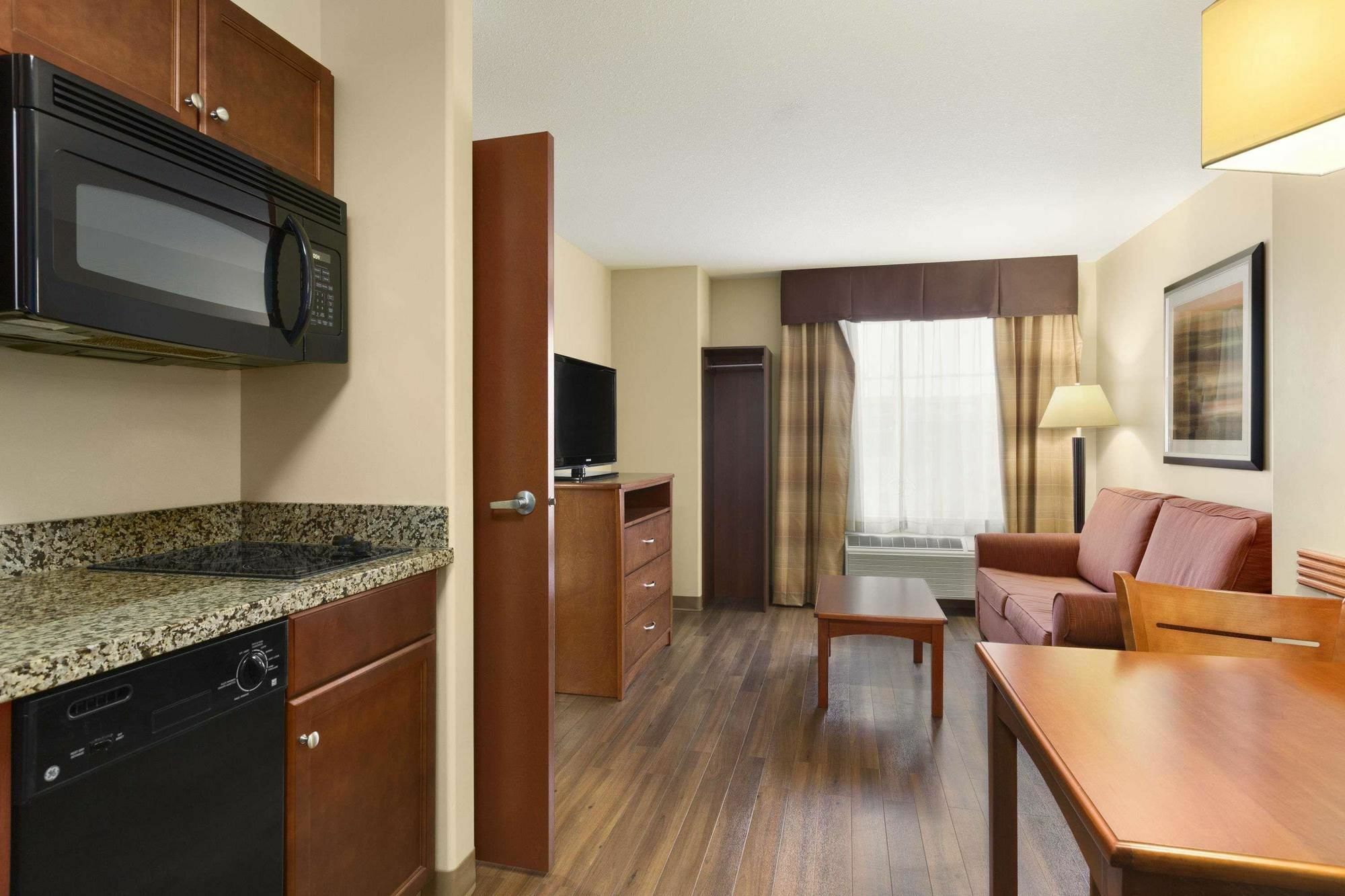 Days Inn & Suites By Wyndham Sherwood Park Edmonton Exterior foto